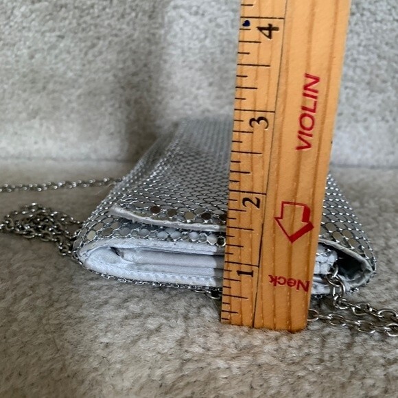 Jessica McClintock Silver Mesh Clutch or Shoulder Bag with Chainlink Strap - Picture 9 of 10